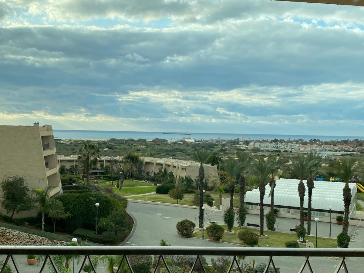 קיסריה נאות גולף- Oren Apartment Bagian luar foto